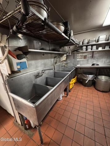 572 2nd Avenue Troy NY 12182
