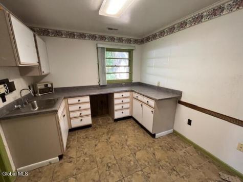 10 E 9th Avenue Gloversville NY 12078