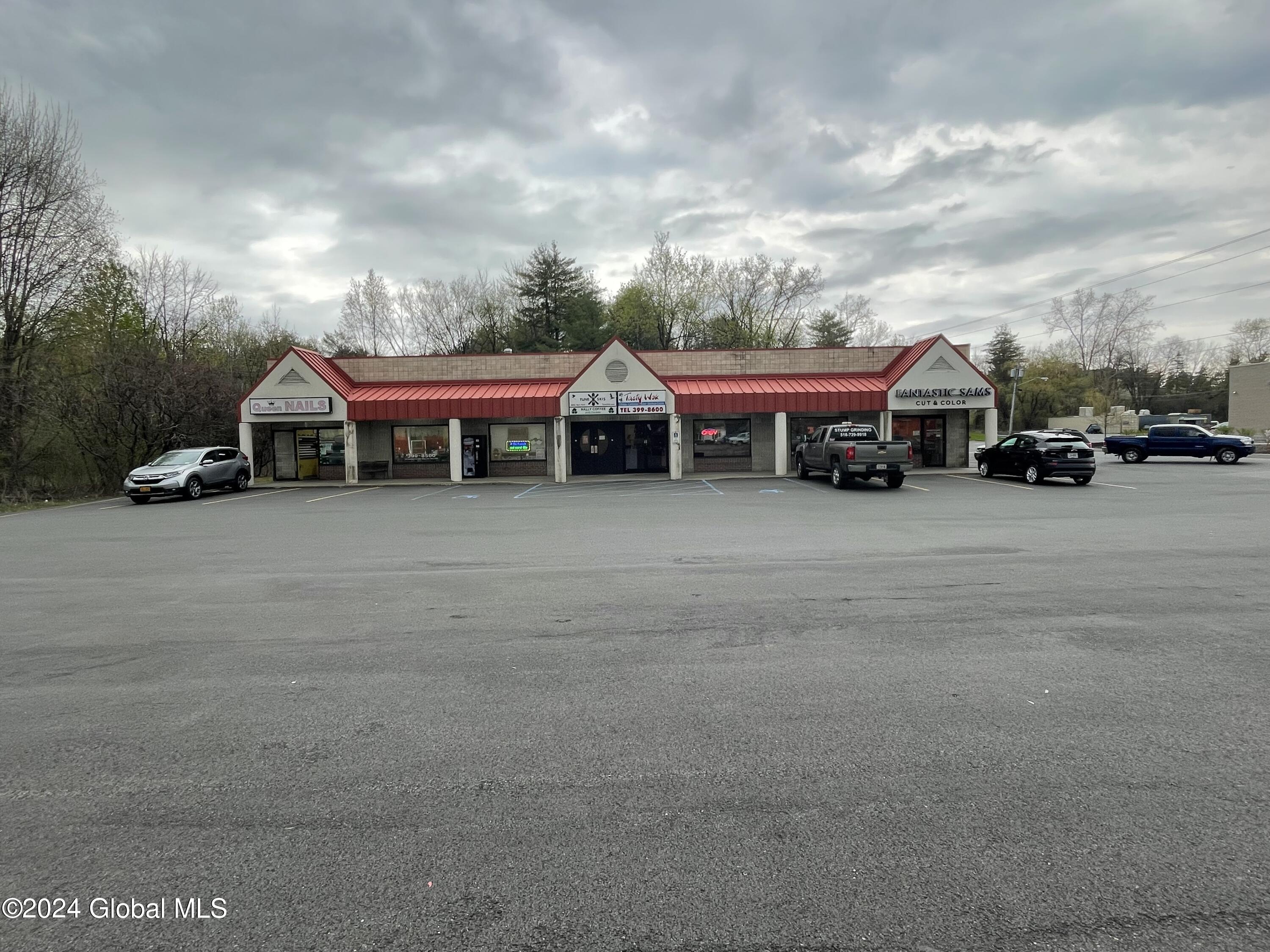 272 Saratoga Road Glenville NY 12302