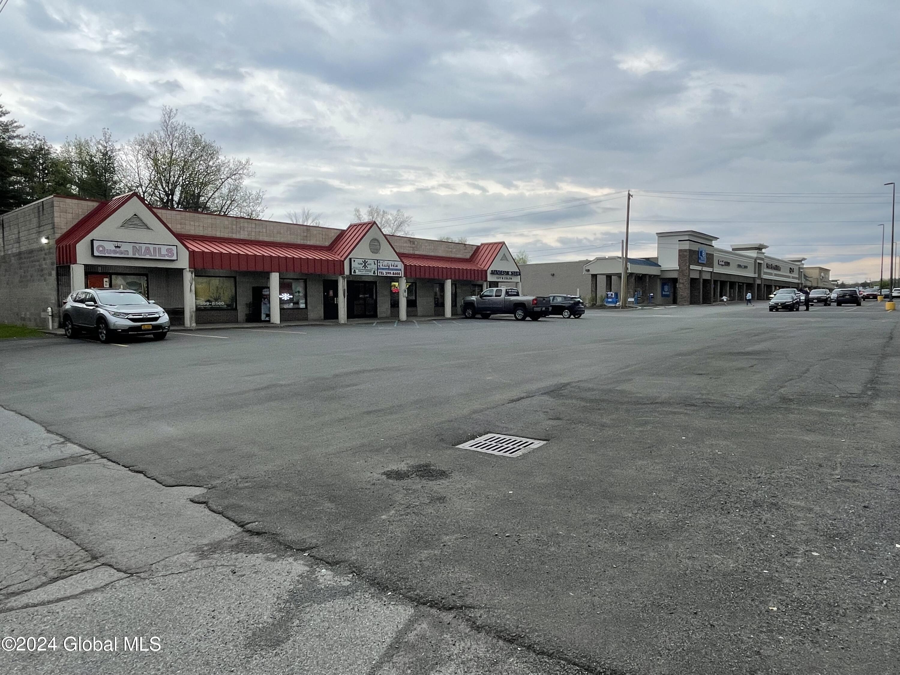 272 Saratoga Road Glenville NY 12302