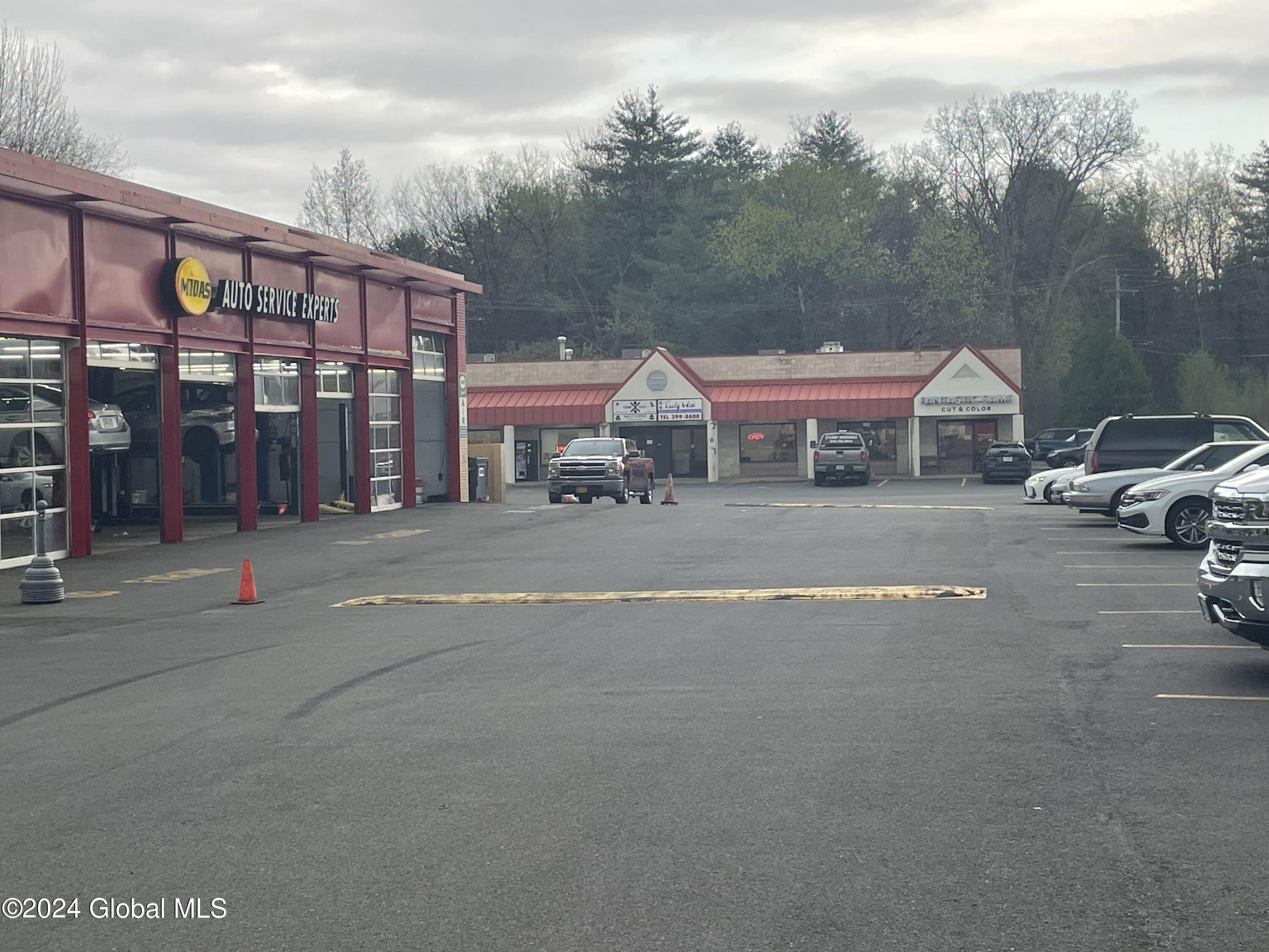 272 Saratoga Road Glenville NY 12302