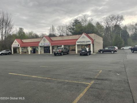 272 Saratoga Road Glenville NY 12302