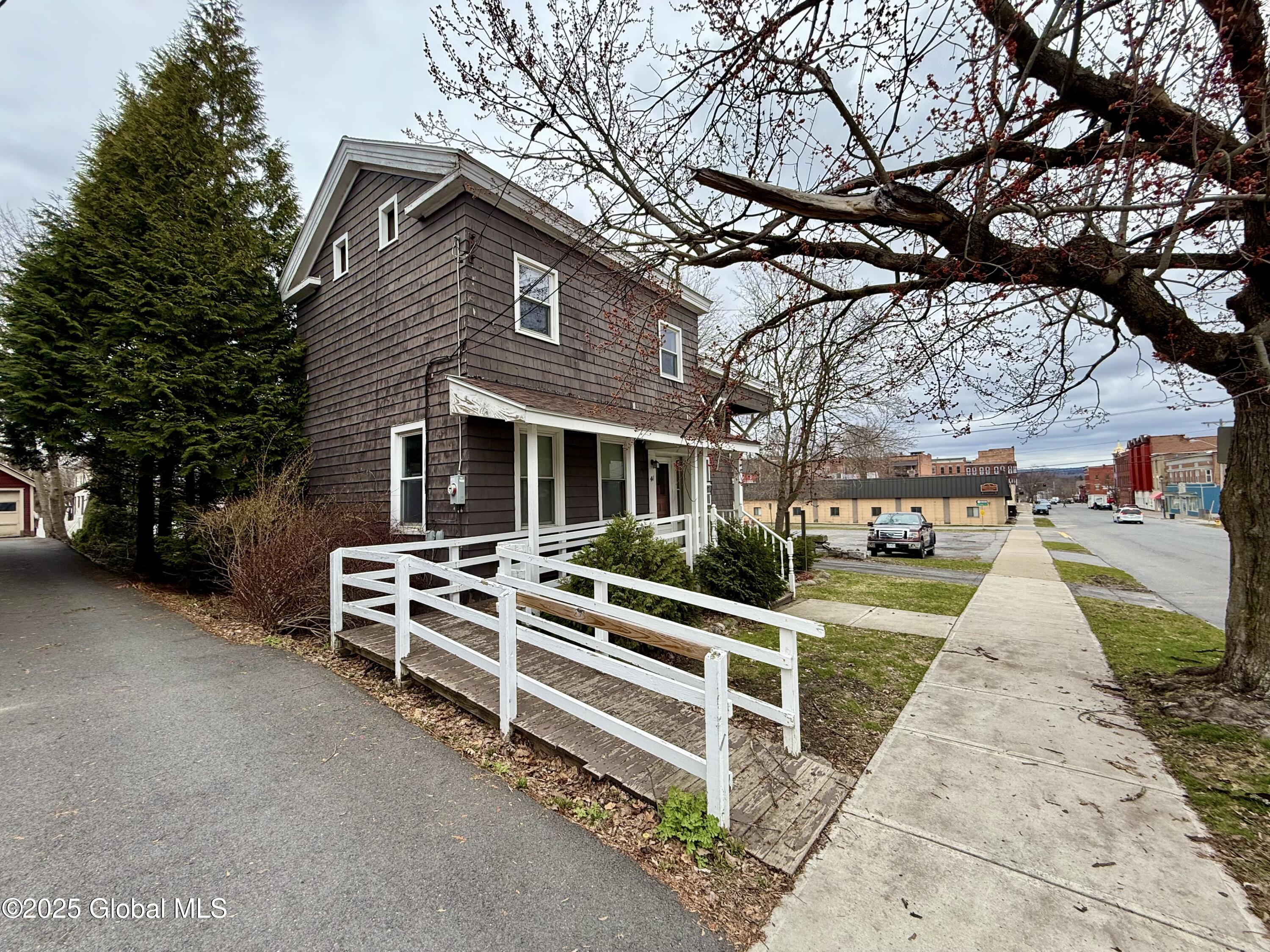 41 S Perry Street Johnstown NY 12078
