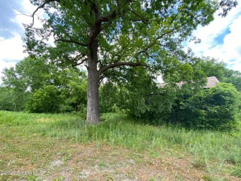 L 30.111 Newtown Road Halfmoon NY 12118