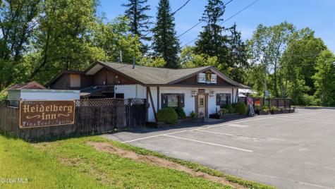 352 Quaker Road Queensbury NY 12804