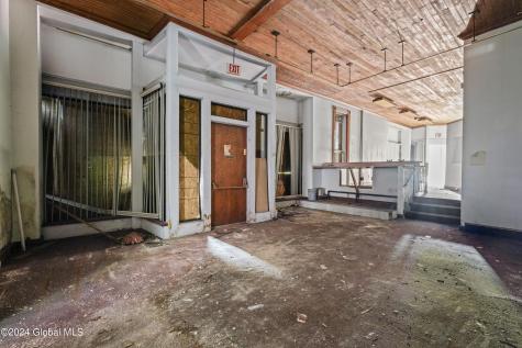 558 Madison Avenue Albany NY 12208
