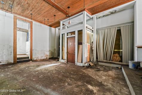 558 Madison Avenue Albany NY 12208