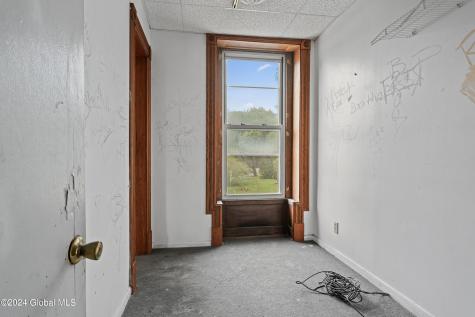 558 Madison Avenue Albany NY 12208