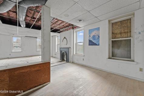 558 Madison Avenue Albany NY 12208