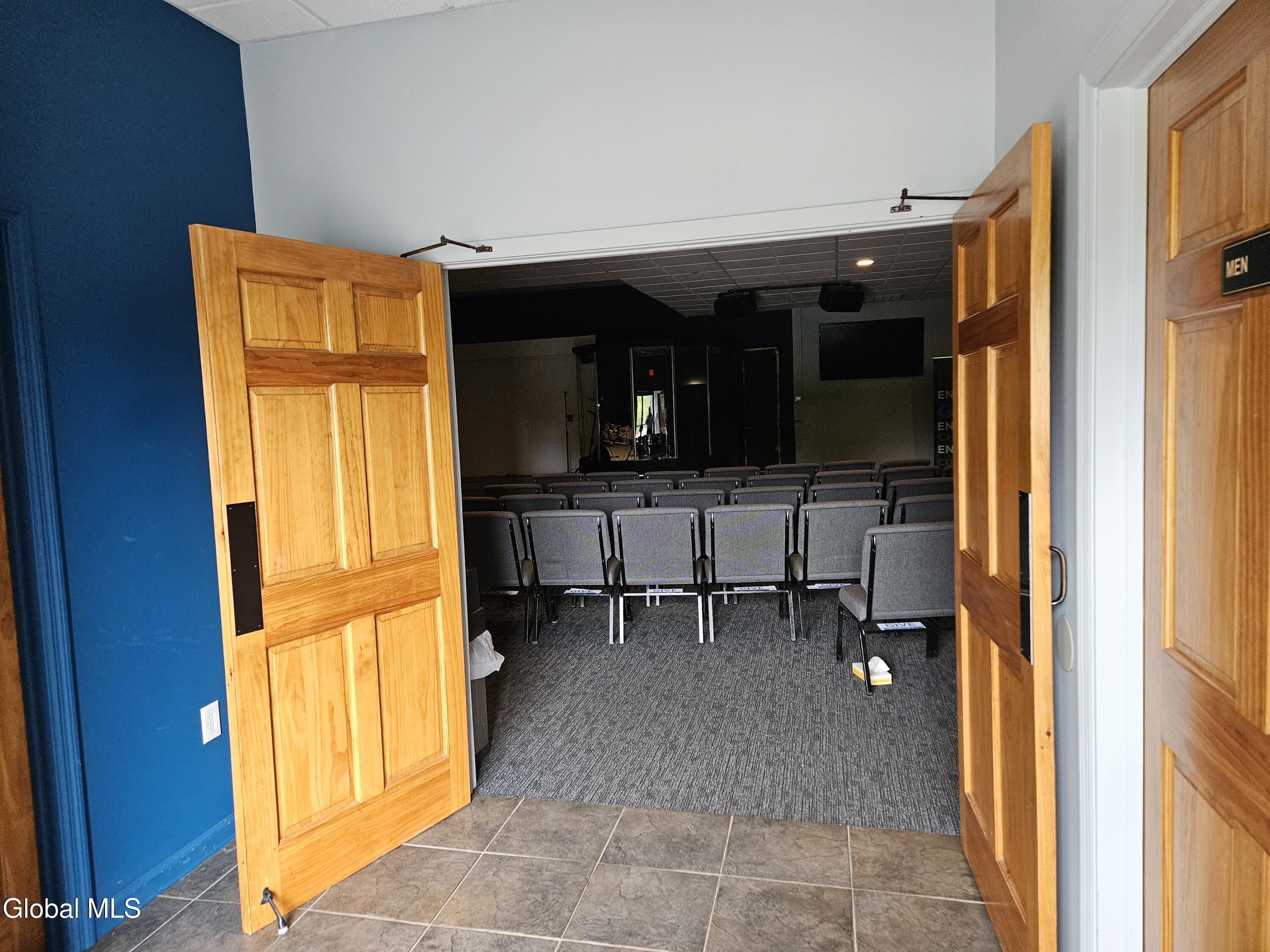 42 Woodward Avenue Troy NY 12180