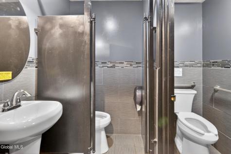 2015 Rosa Road Niskayuna NY 12309