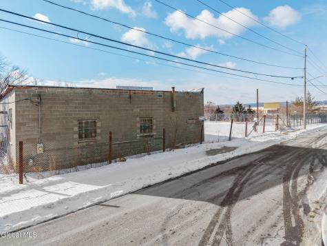 440 Peek Street Schenectady NY 12308
