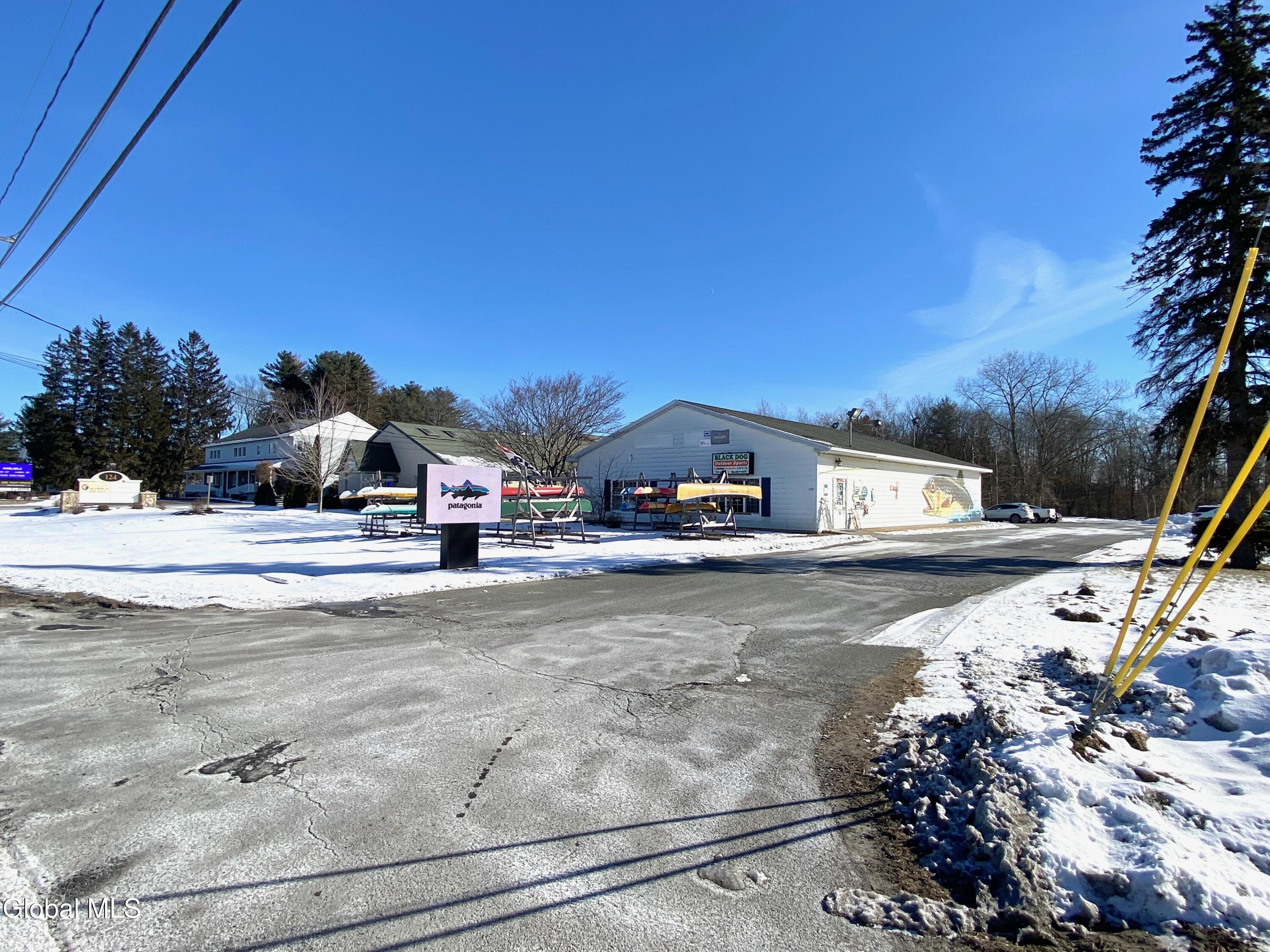 122 Saratoga Road Glenville NY 12302
