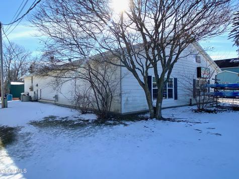 122 Saratoga Road Glenville NY 12302