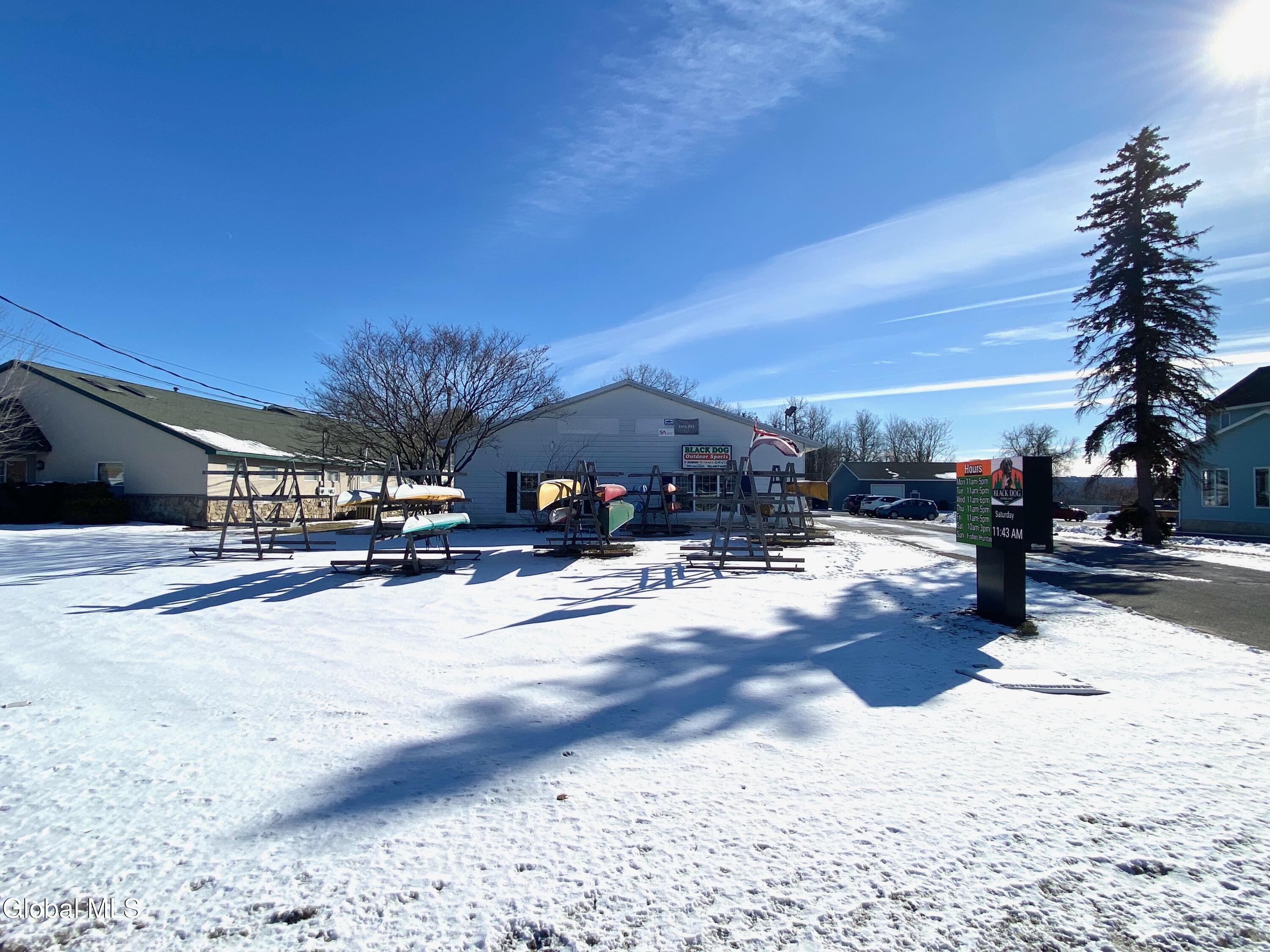 122 Saratoga Road Glenville NY 12302