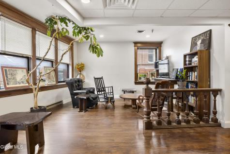 82 N Pearl Street Albany NY 12207