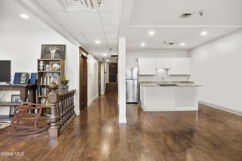 82 N Pearl Street Albany NY 12207