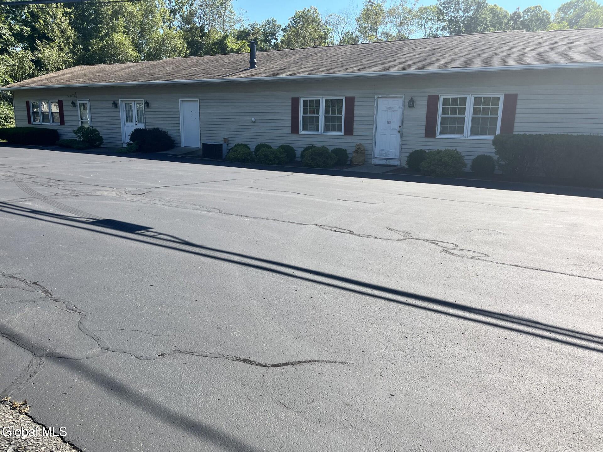 11 Jericho Road Glenmont NY 12077