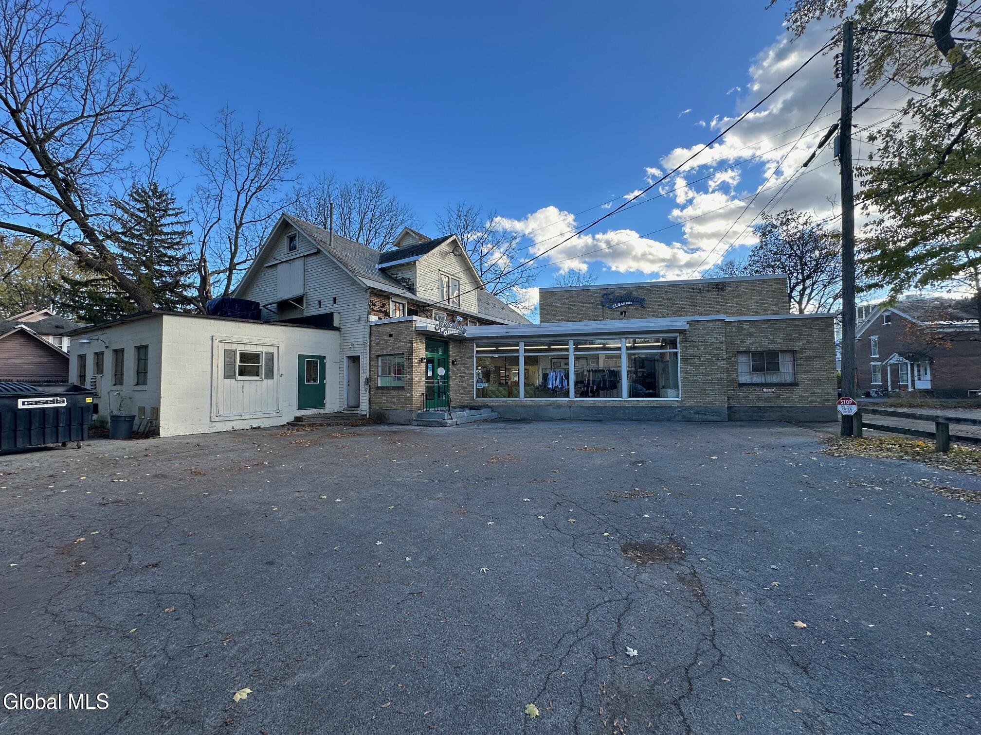 89R Bay Street Glens Falls NY 12801