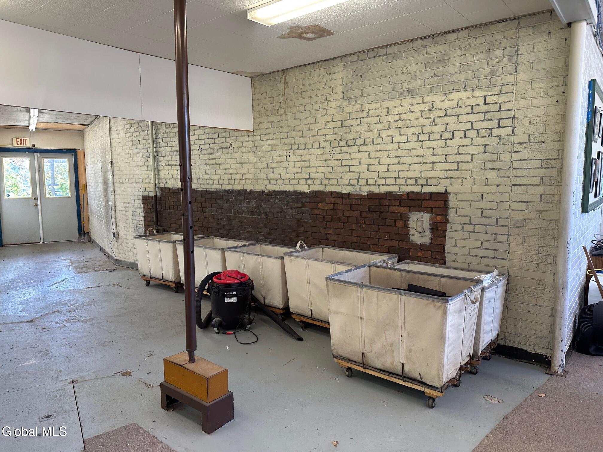 89R Bay Street Glens Falls NY 12801