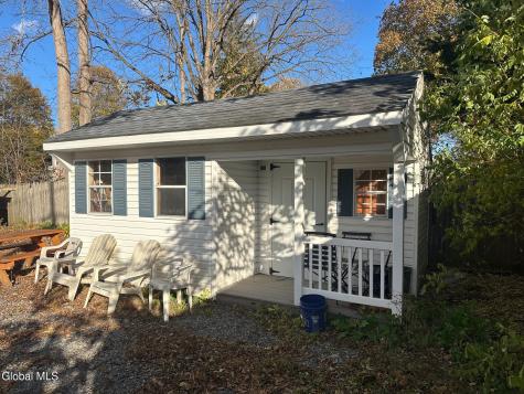 89R Bay Street Glens Falls NY 12801