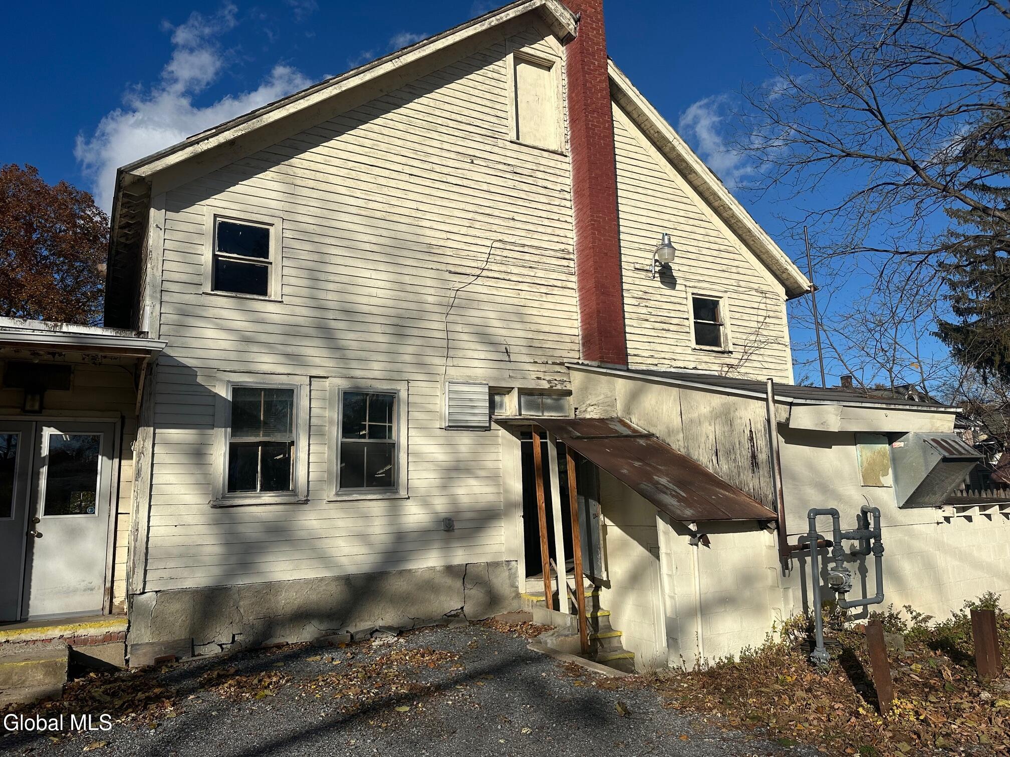 89R Bay Street Glens Falls NY 12801