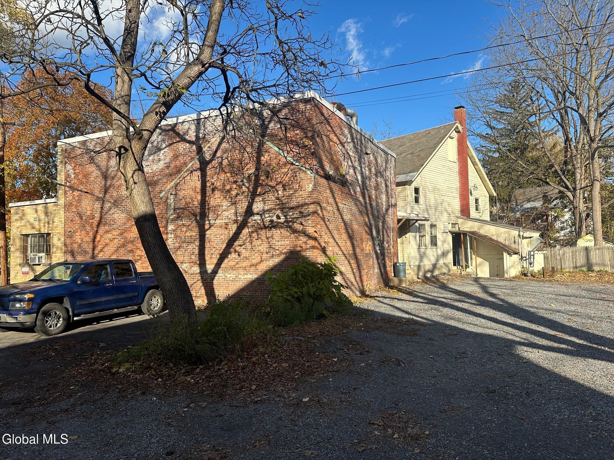 89R Bay Street Glens Falls NY 12801