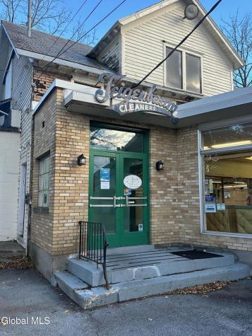 89R Bay Street Glens Falls NY 12801