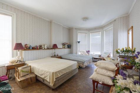 182 S Broadway Saratoga Springs NY 12866