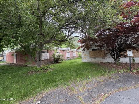 1940 Hamburg Street Schenectady NY 12304