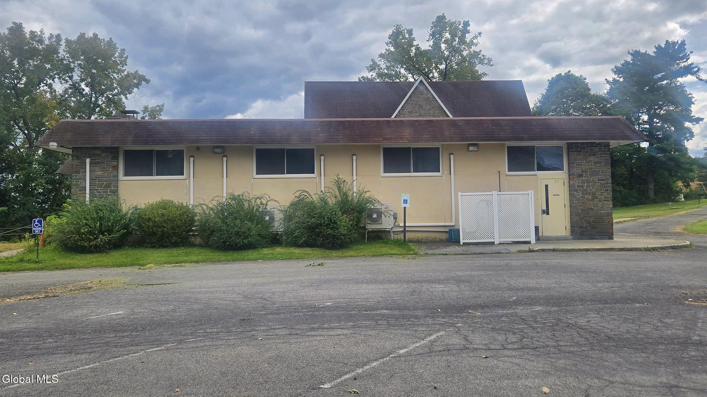 16 Hillcrest Drive Ravena NY 12143