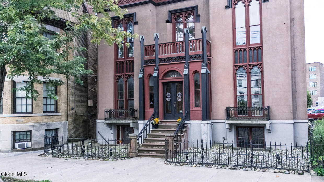 242 Union Street Schenectady NY 12305