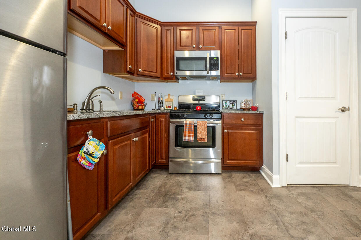 242 Union Street Schenectady NY 12305