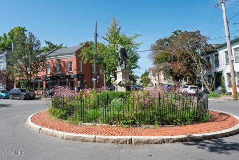 242 Union Street Schenectady NY 12305