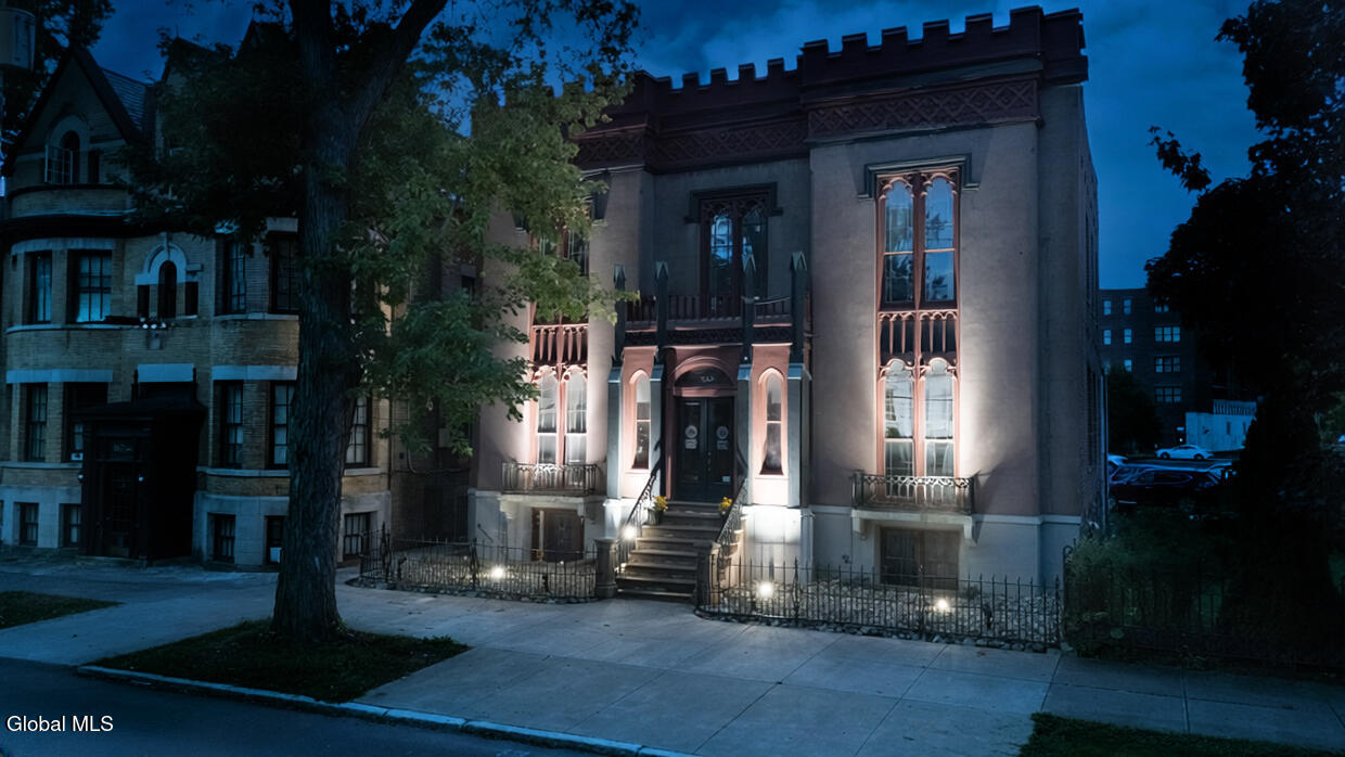 242 Union Street Schenectady NY 12305