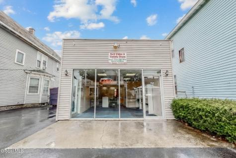 1564 Becker Street Schenectady NY 12304
