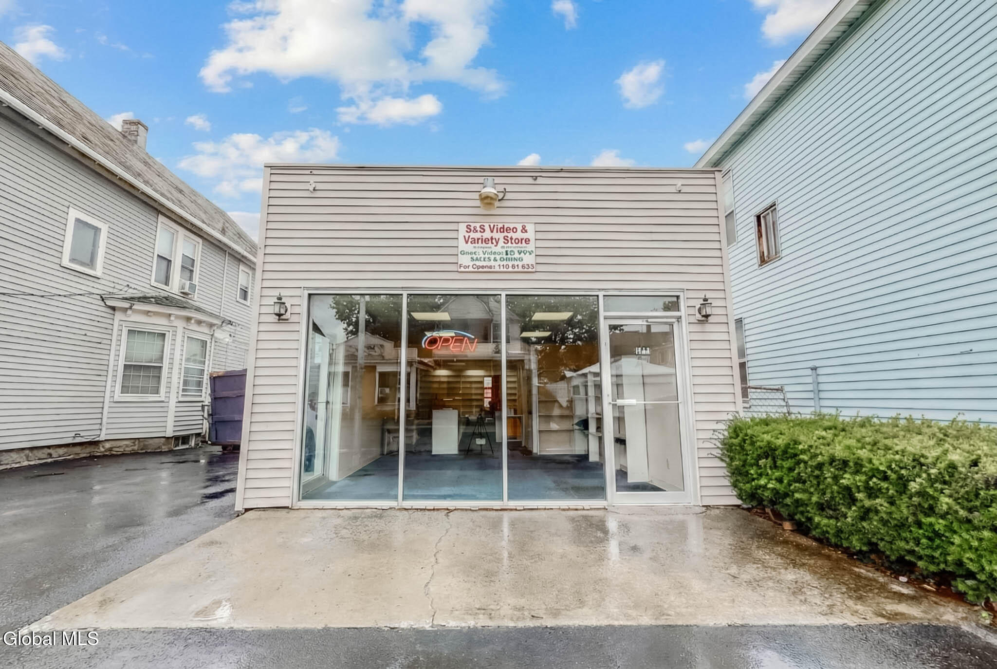 1564 Becker Street Schenectady NY 12304
