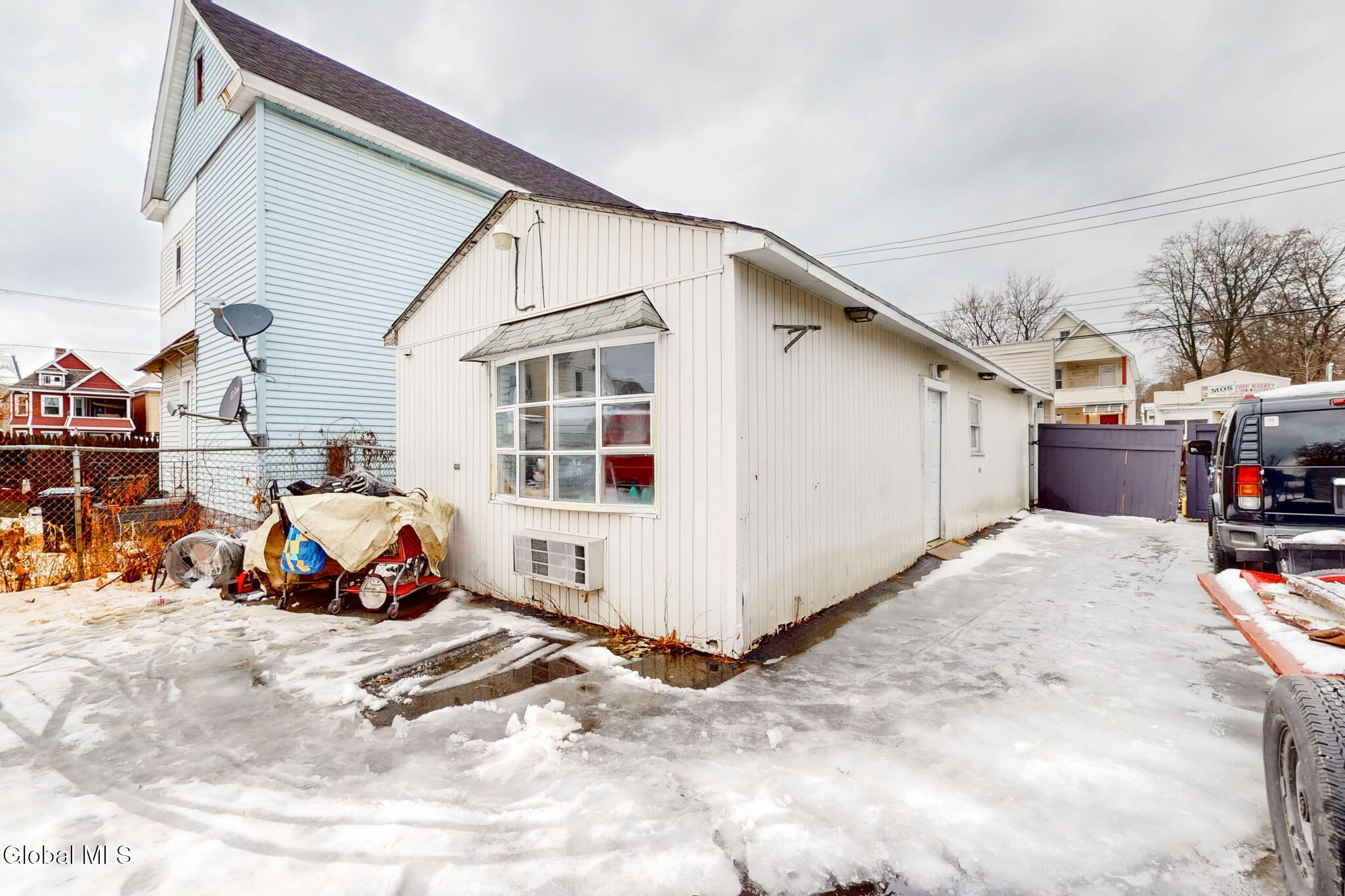 1564 Becker Street Schenectady NY 12304