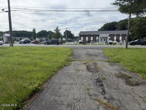 132 Saratoga Road Glenville NY 12302