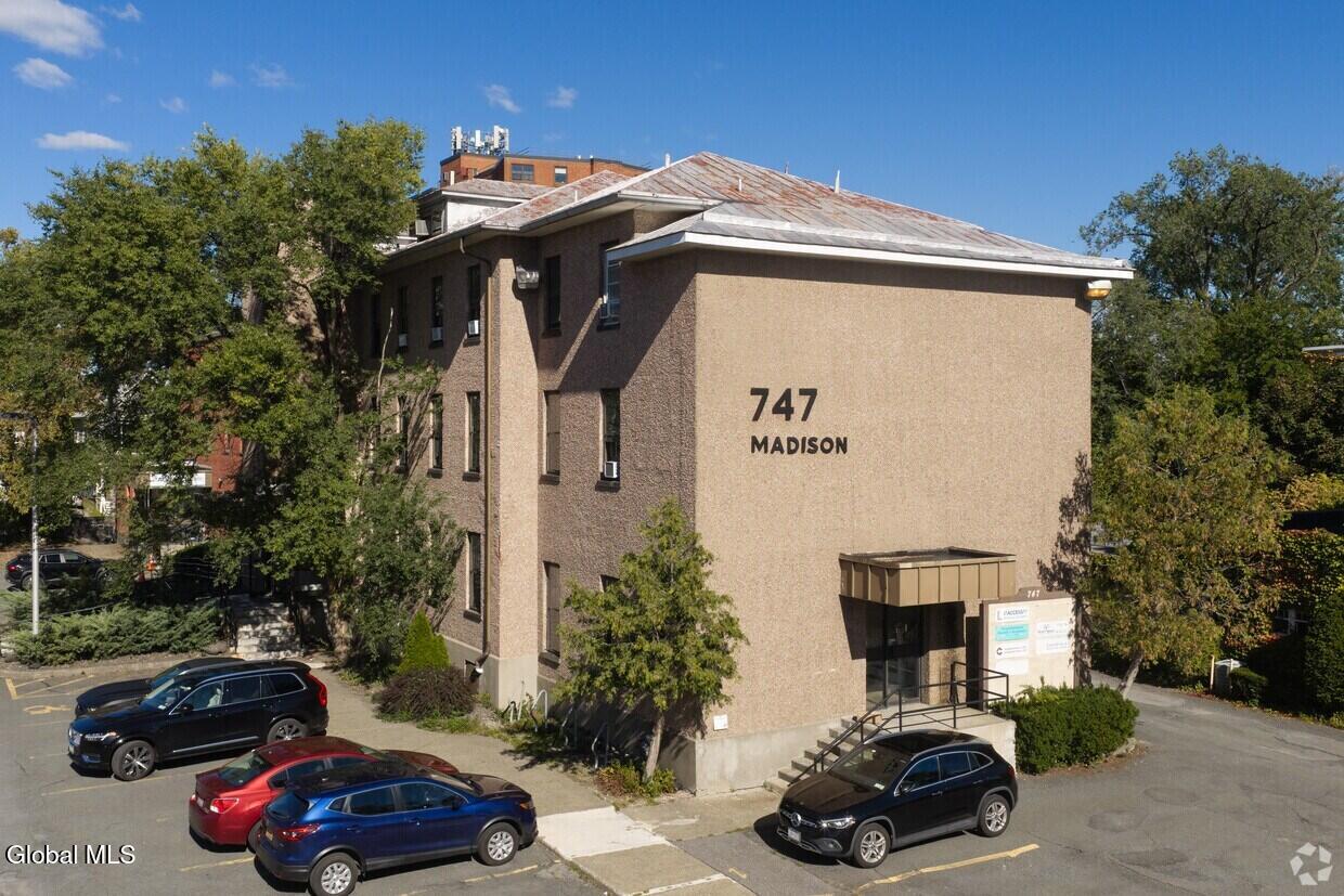 747 Madison Avenue Albany NY 12208