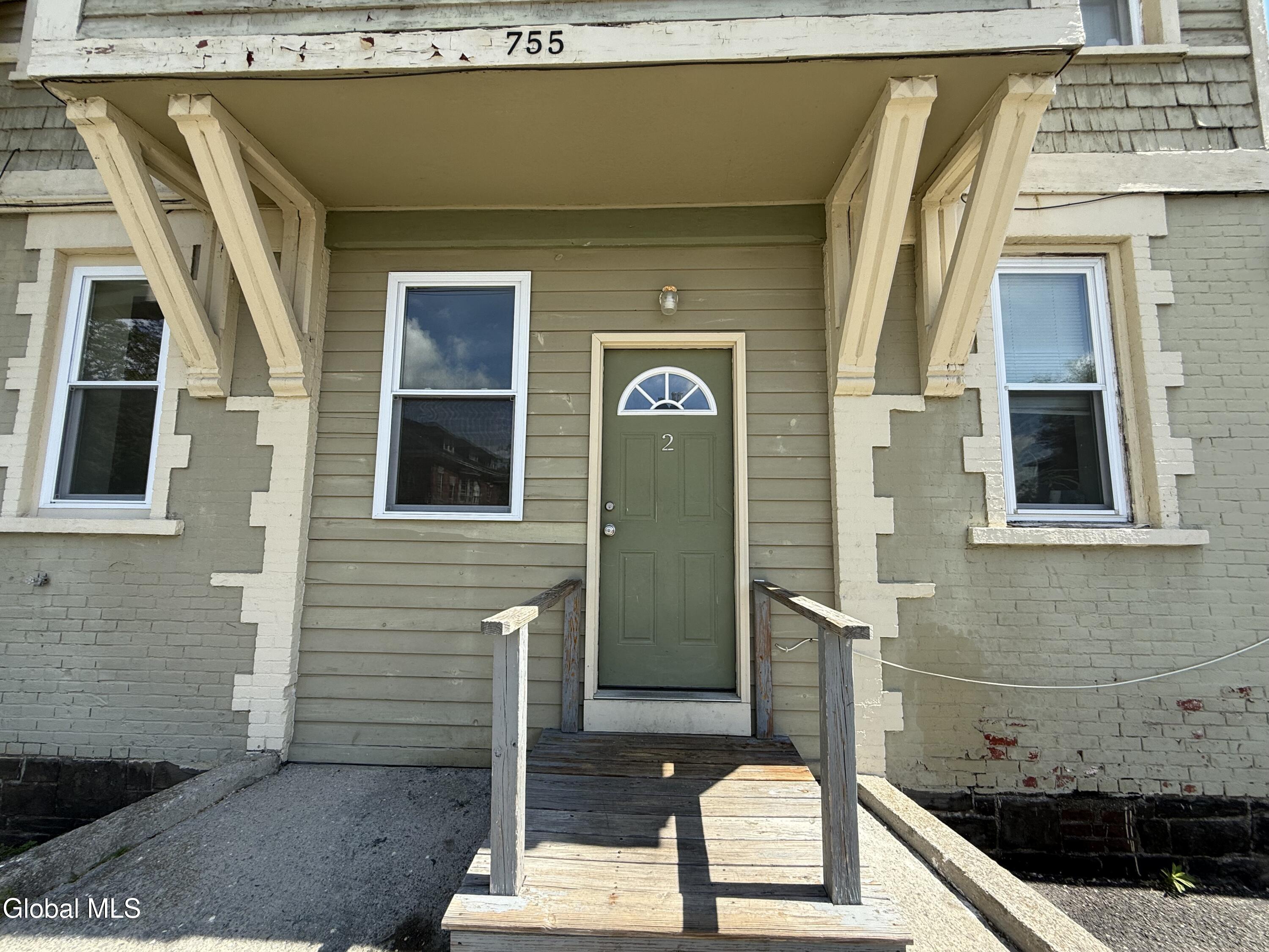 747 Madison Avenue Albany NY 12208