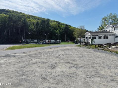 13 Park Ave Avenue Hadley NY 12835