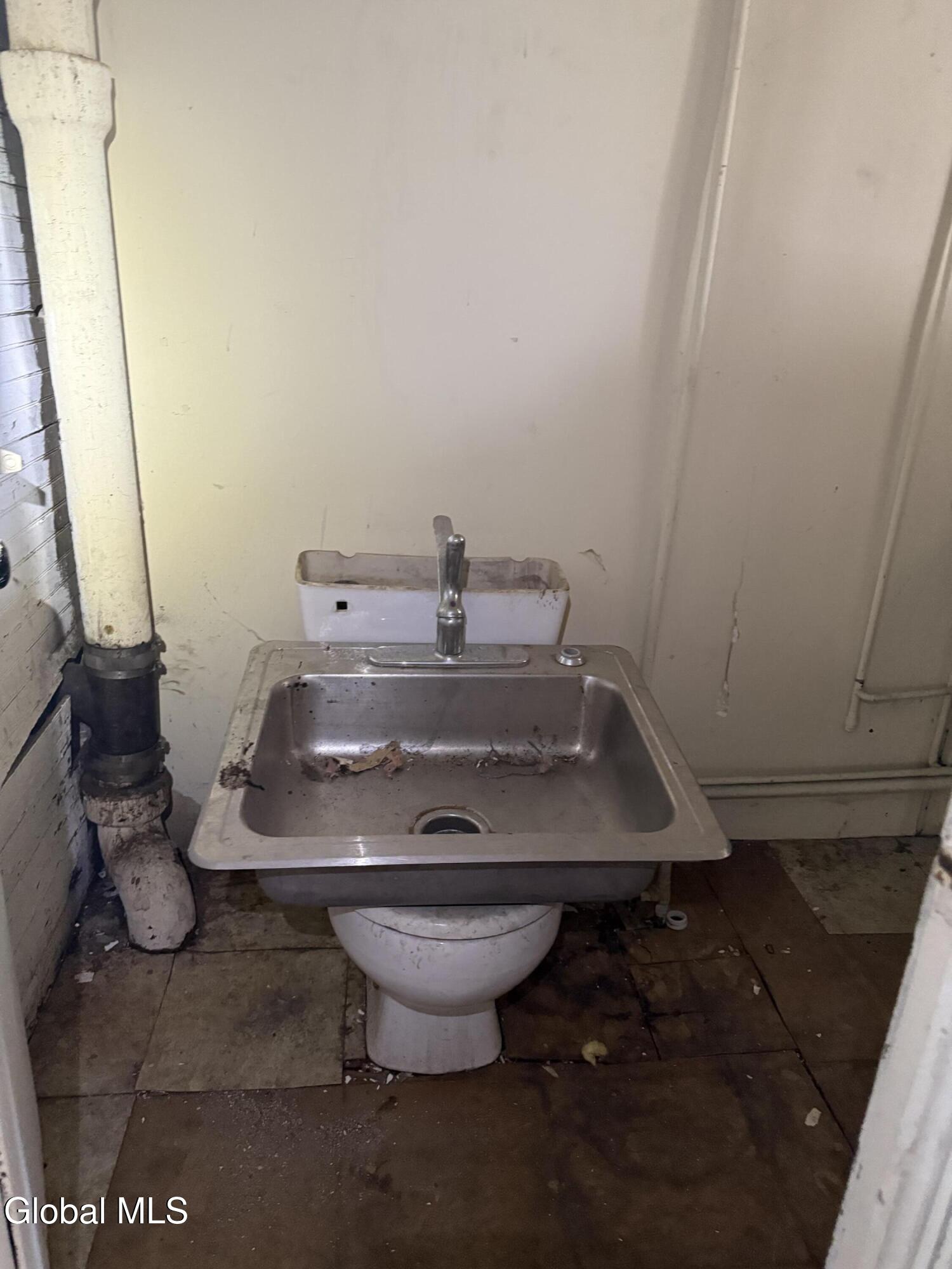 22 Cayadutta Street Gloversville NY 12078
