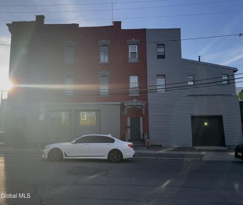 56 Robin Street Albany NY 12206