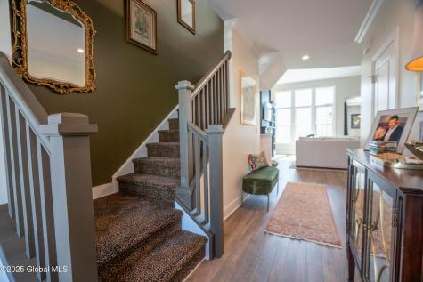 69 Cambridge Way Latham NY 12110