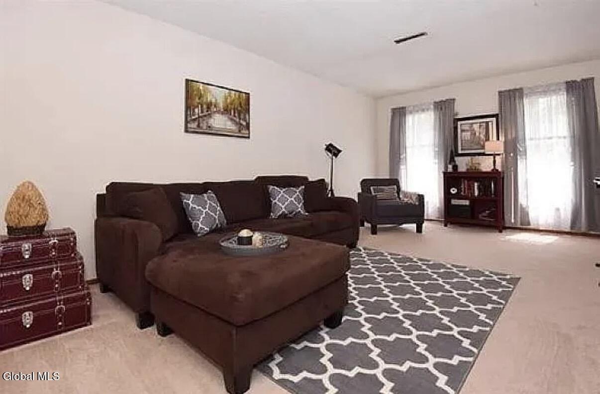 17 Cromwell Drive Halfmoon NY 12065