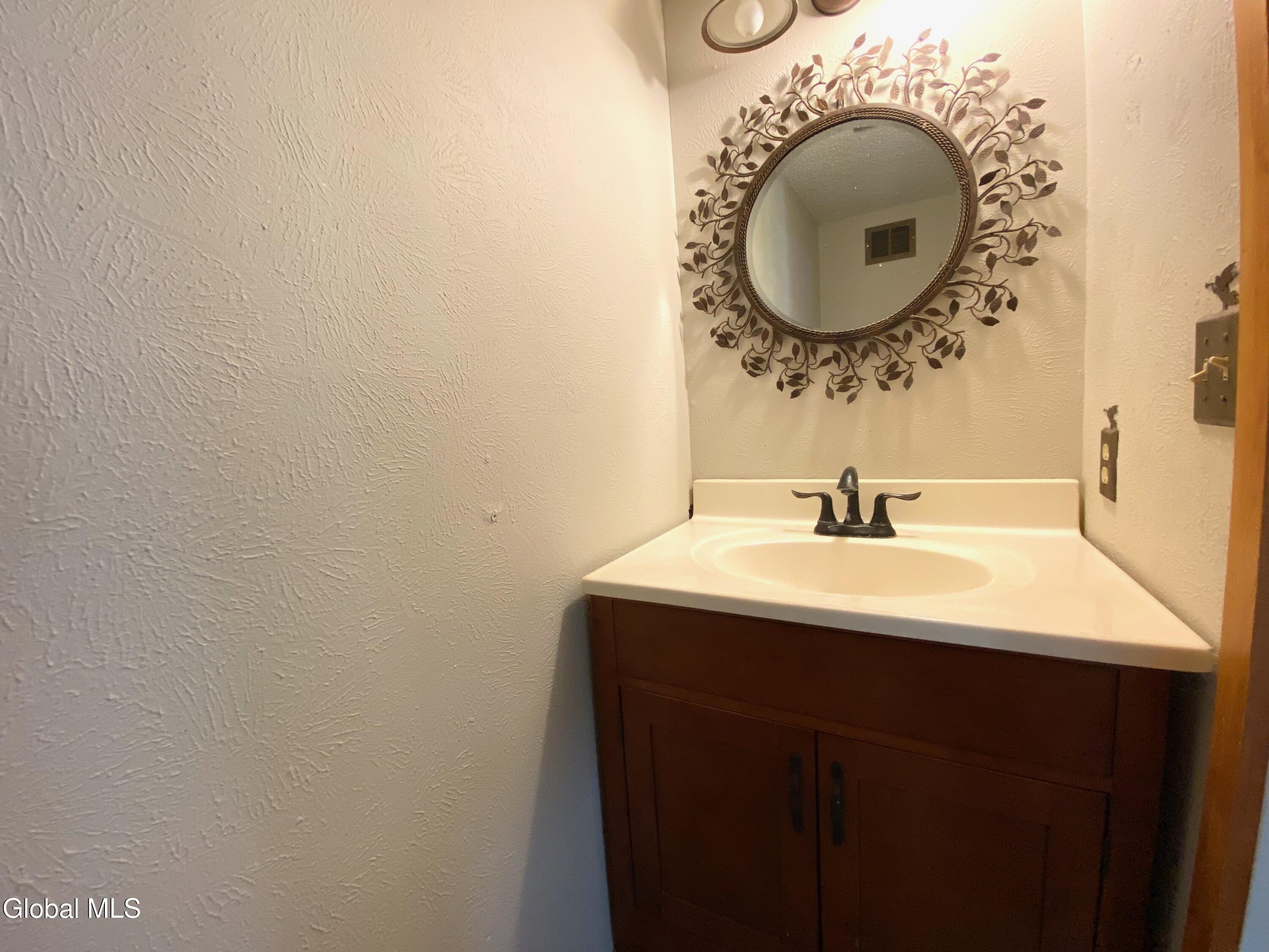 504 Townwood Drive Albany NY 12203