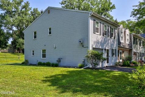 7 Bridgewood Lane Watervliet NY 12189