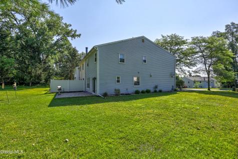 7 Bridgewood Lane Watervliet NY 12189