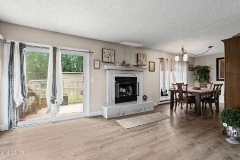 7 Crowsnest Court Waterford NY 12188